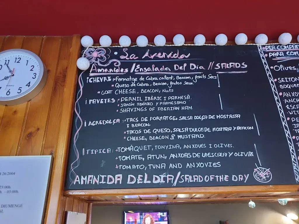 Menu_Bar Avenida_Cardona_image_4