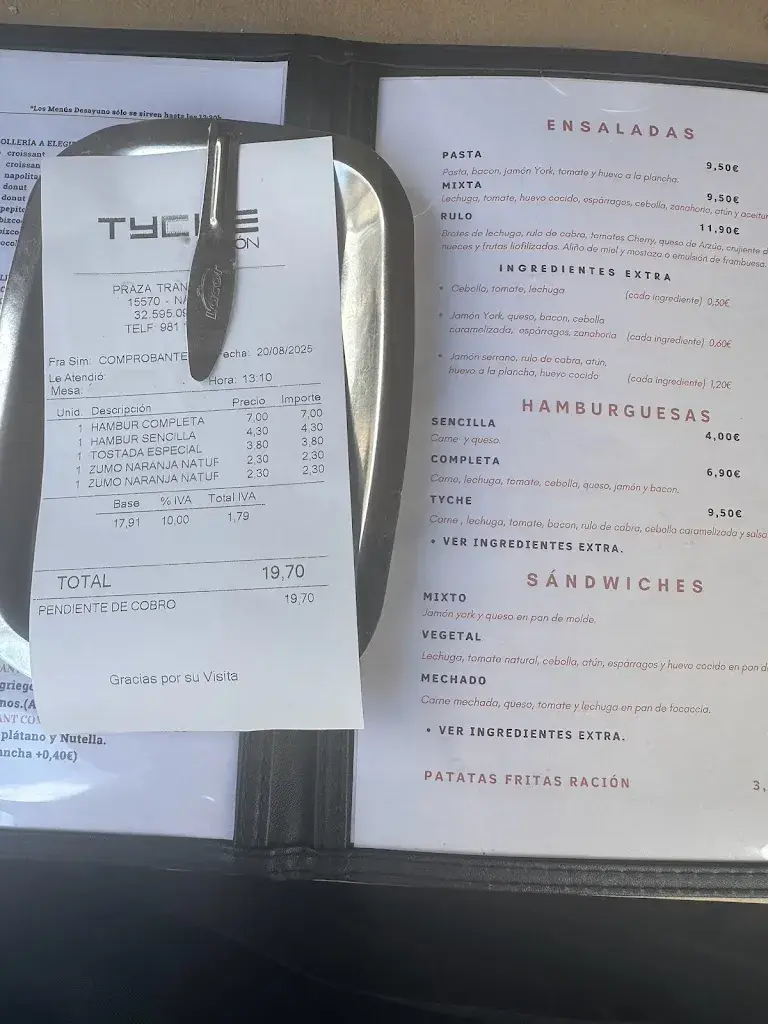 Arend and Marta_Cafetería Tyche_Narón_recensione