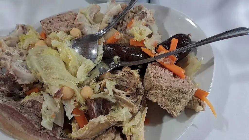 Hostal la Muntanya_Castellar de nHug_slider_image_2