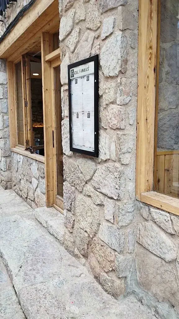 CAL FANXICÓ_Castellar de nHug_slider_image_2