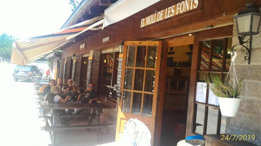 Restaurant El Molí de les Fonts_Castellar de nHug_slider_image_1