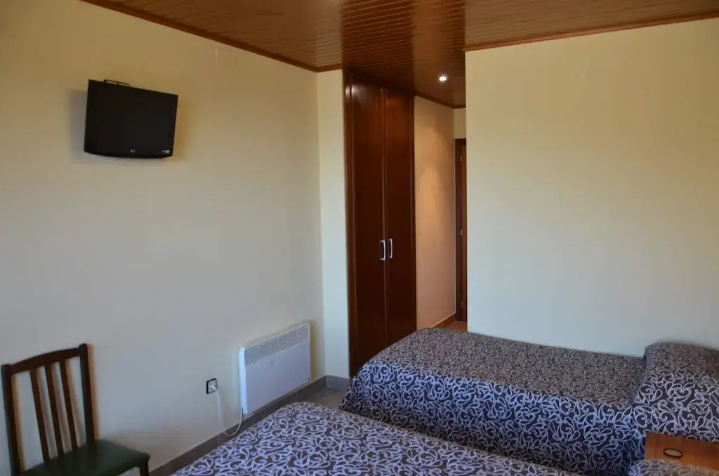 Hostal la Neu_Castellar de nHug_slider_image_2