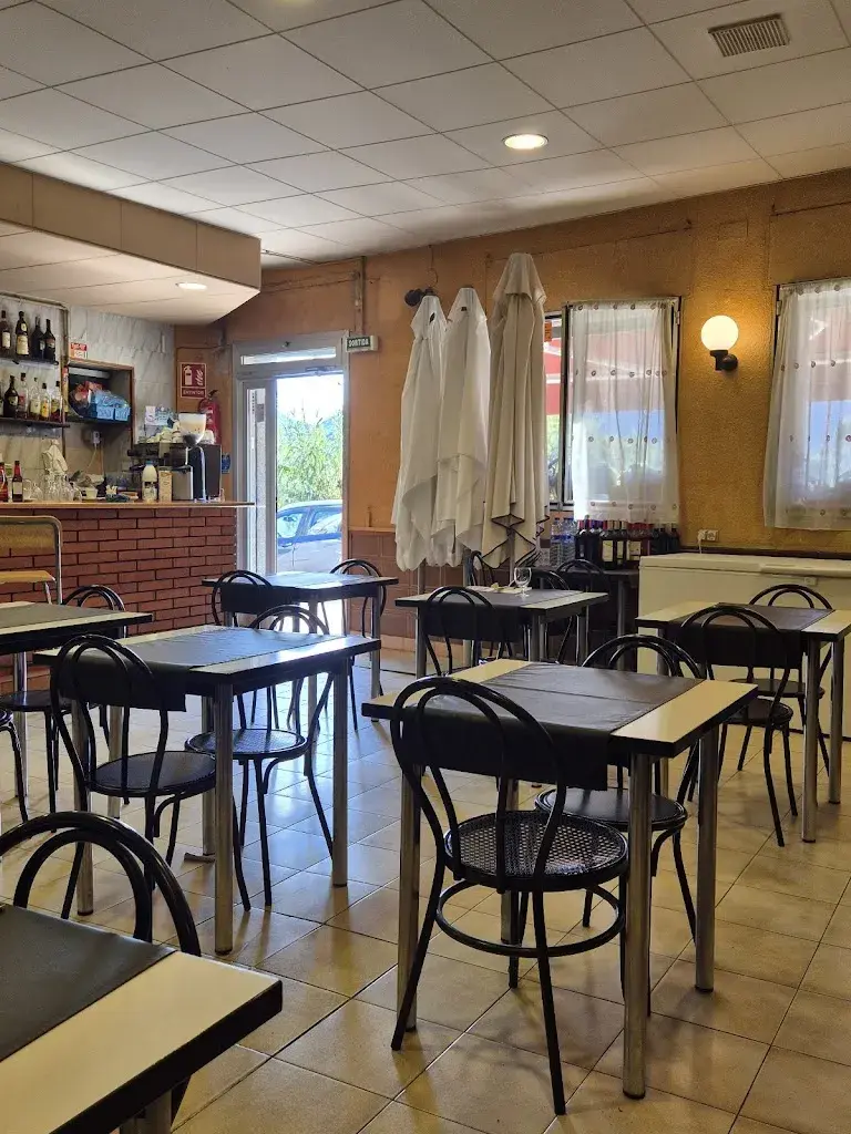 Hostal Nou Restaurant - Pizzeria_Castellbell i el Vilar_slider_image_2