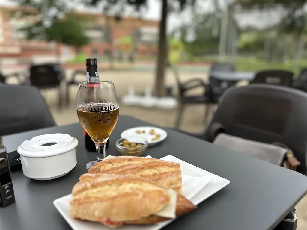 RESTAURANT BAR EPORA 2_Canovelles_slider_image_3