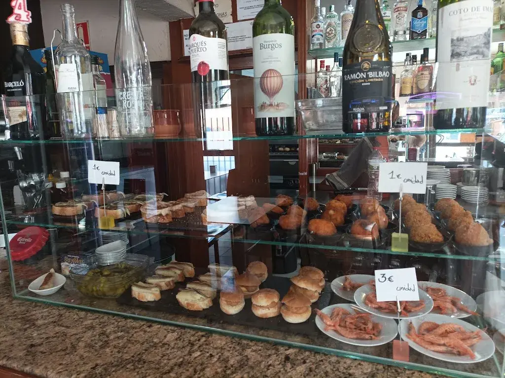 Bar Molina restaurant in Canovelles