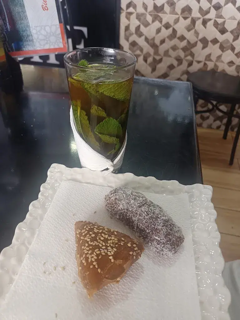 Izanuljanita ugal_Bar Restaurant Larache_Canovelles_review