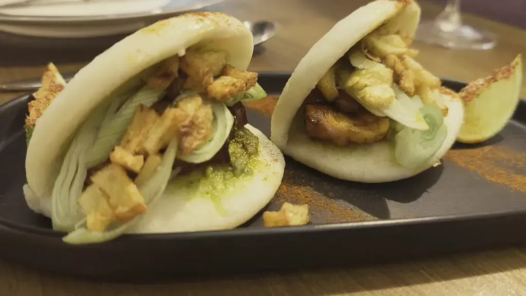 Vinyam_Canovelles_slider_image_2