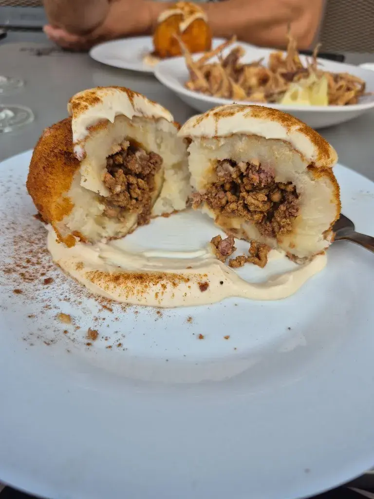 Club Petanca Canovelles restaurant in Canovelles