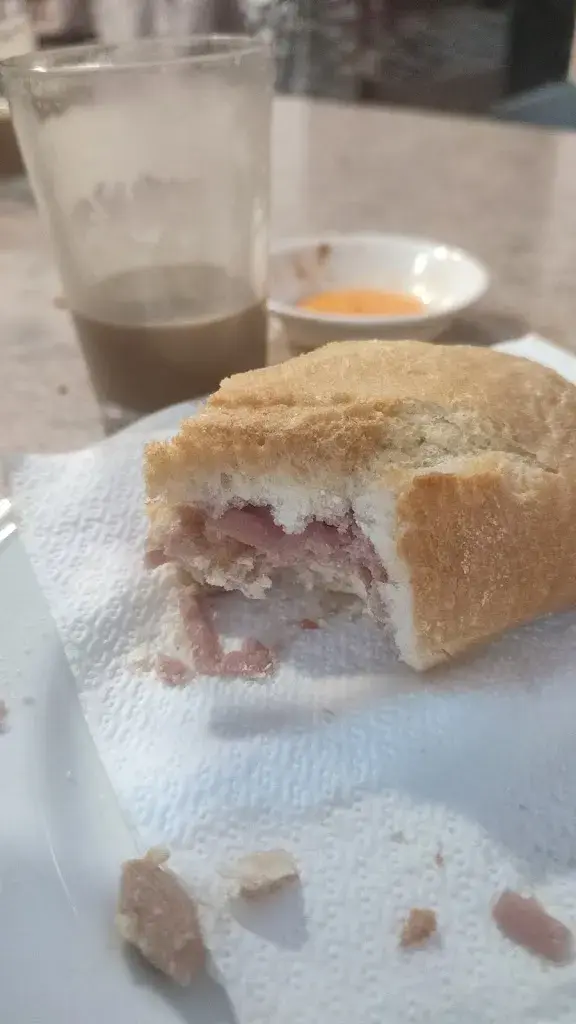 Claudia Sanchez Perez_BAR AL ANDALUS_Canovelles_review