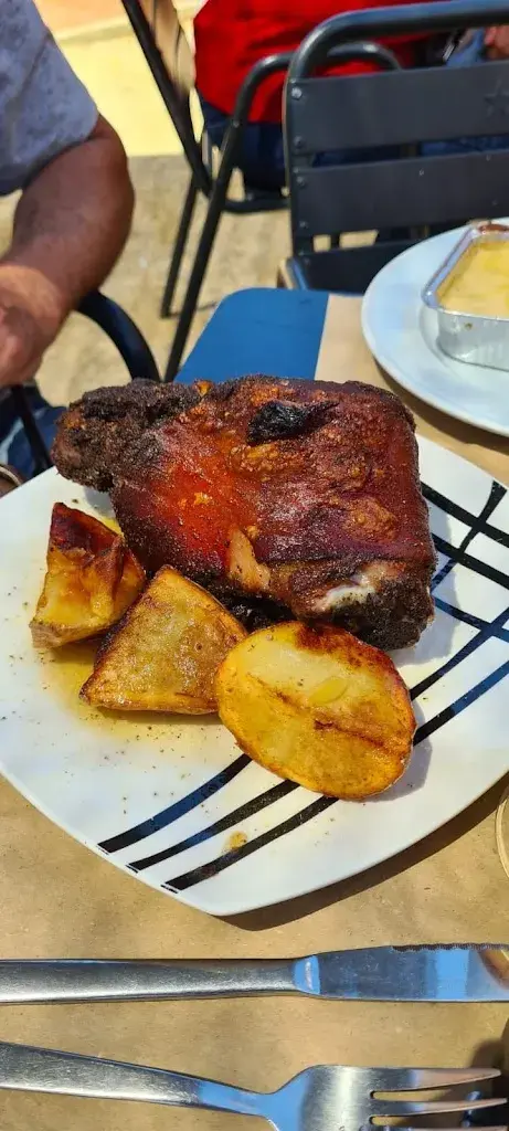 yanira valero_La taperita_Canovelles_review