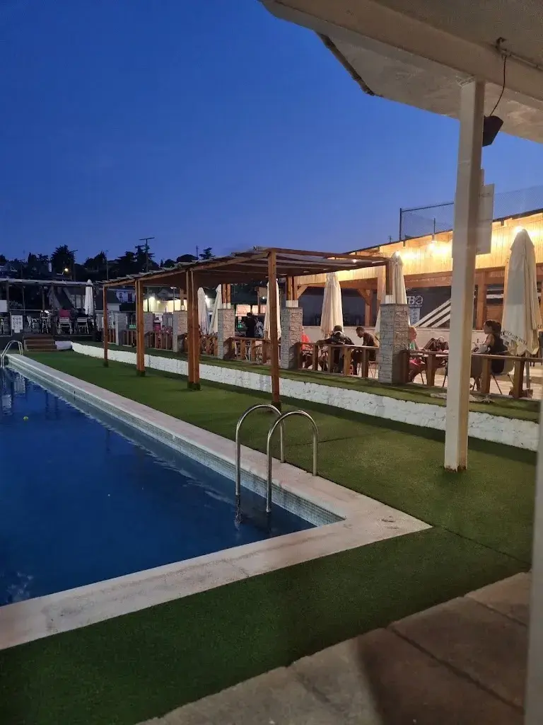 EAT BY NEON_Canovelles_slider_image_3