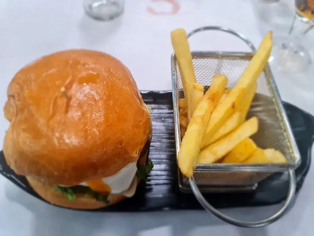 Menü_Bar Camp de Futbol Canovelles, Sl_Canovelles_Bild_5