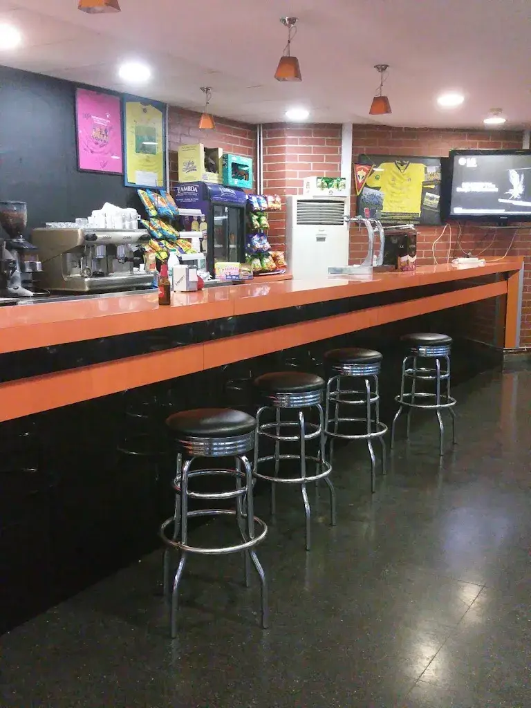 Bar Camp de Futbol Canovelles, Sl restaurant in Canovelles