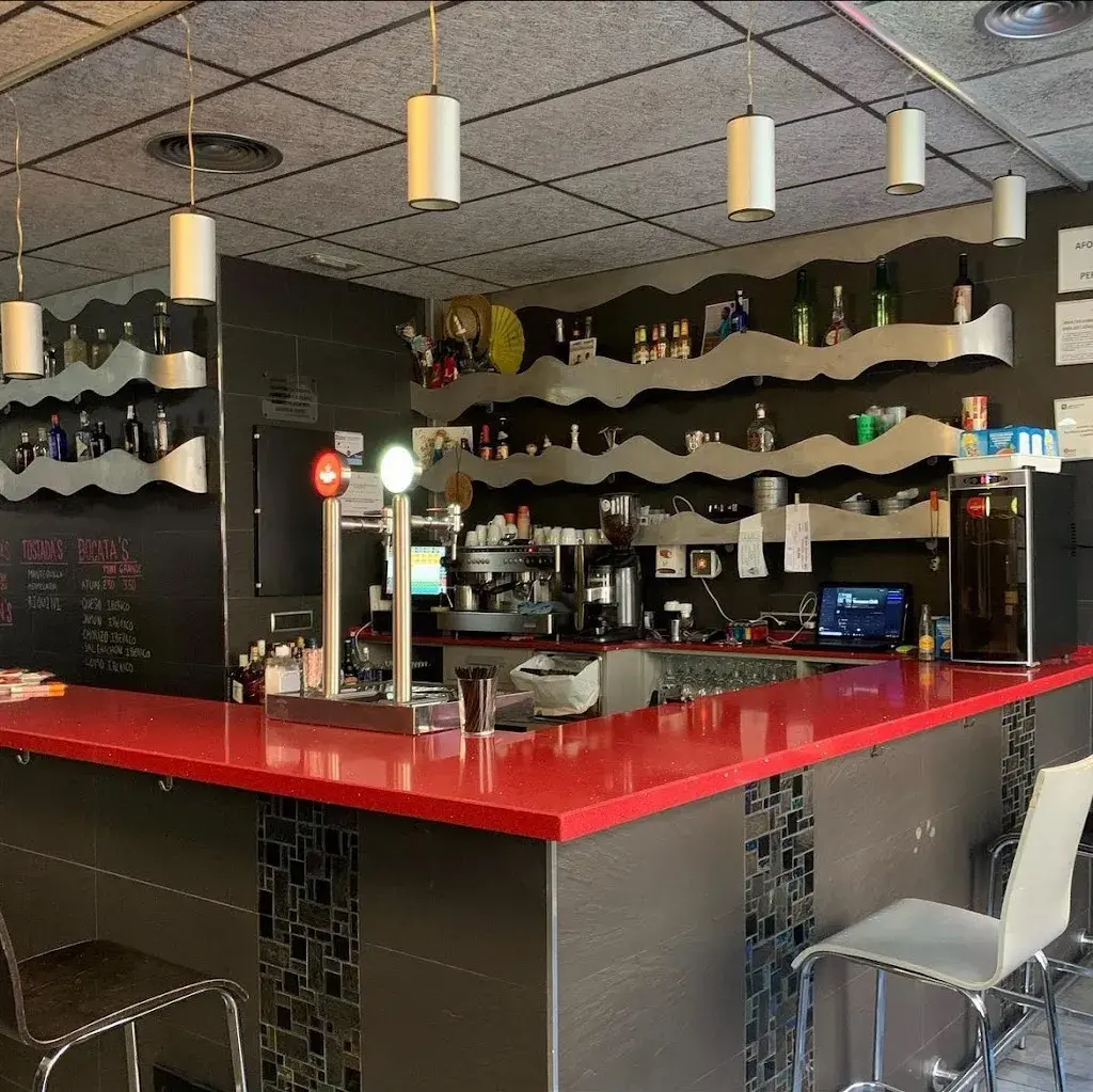 Tabares Bar Musical restaurant in Canovelles