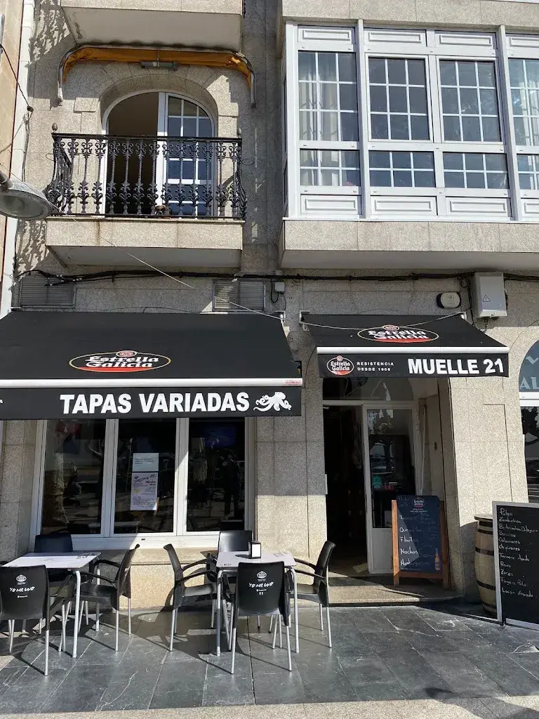 Muelle 21 restaurant in Ortigueira