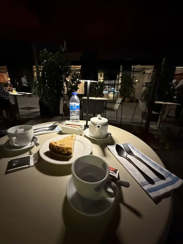 Farid Gurbanov_Mendo Restaurant & Bakery_Carme_review