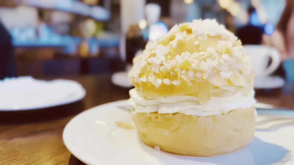 Mendo Restaurant & Bakery_Carme_slider_image_2