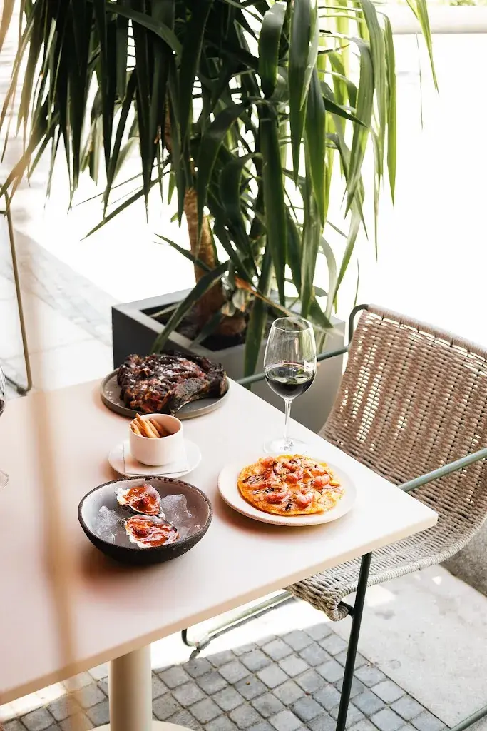 Bar/Ra_Carme_slider_image_2