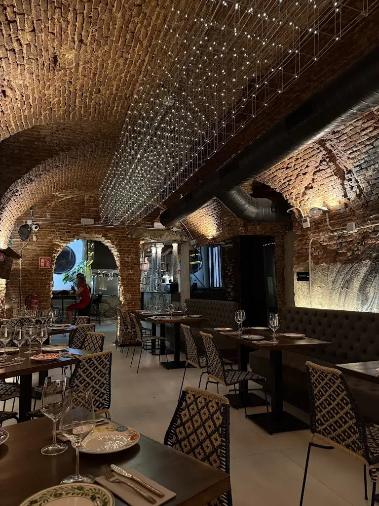 Sam Dlt_La Alcahueta_Carme_review