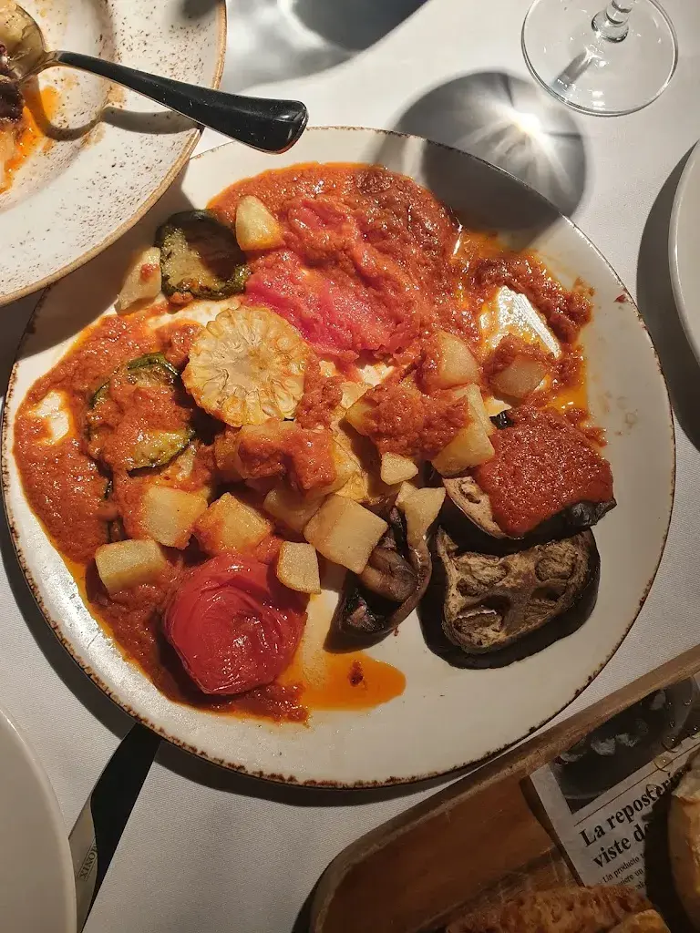 Lola Vixx_Casa Carmen_Carme_review