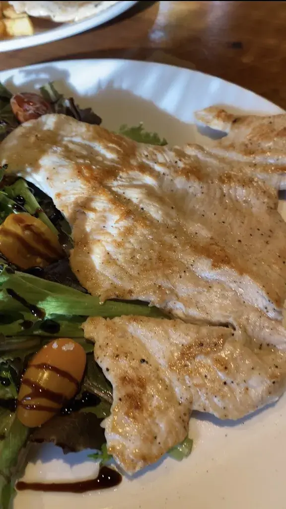 Rocelyn Alimpolos_El Canalla - Irish Pub & Sports Bar_Carme_review