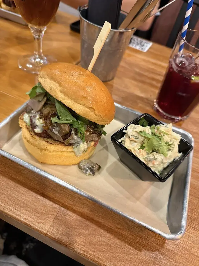 Katerina Capova_Tennessee BBQ_Carme_review