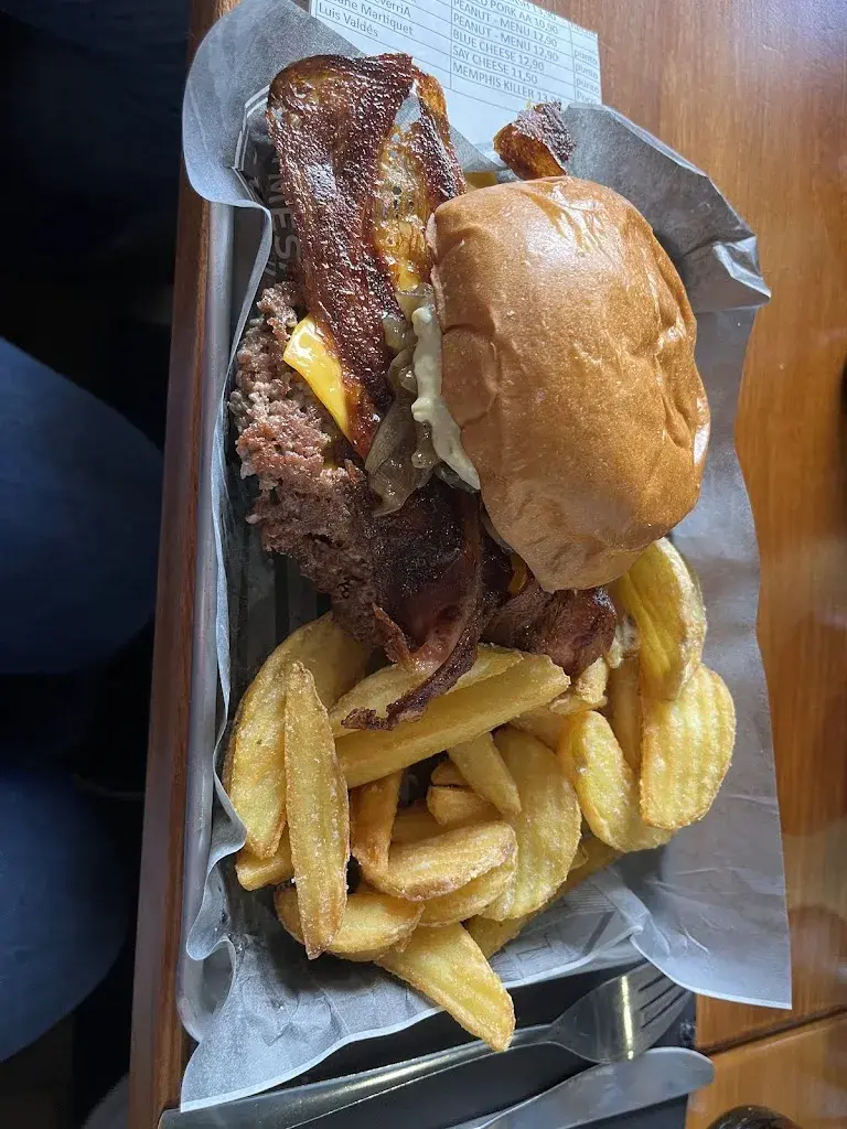 Lara cerrato_Tennessee BBQ_Carme_review