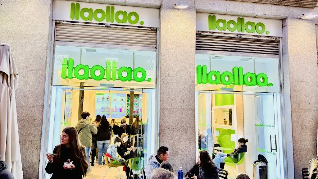 llaollao restaurant in Carme
