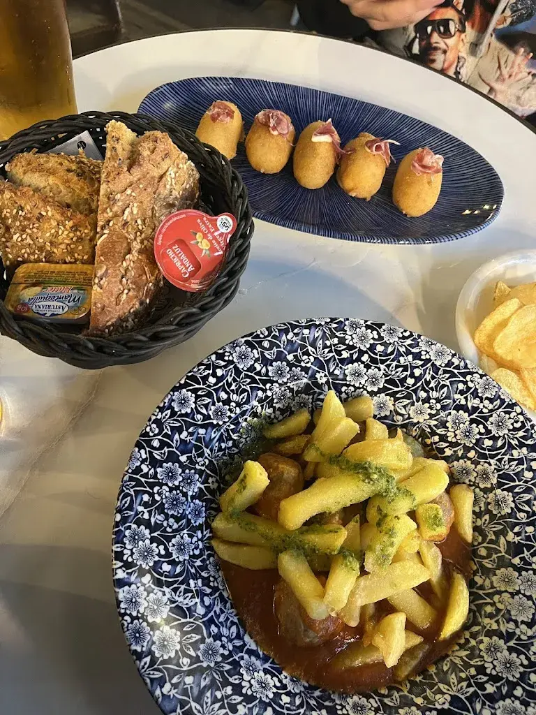 Nikola Andělová_C&Tapas_Carme_review