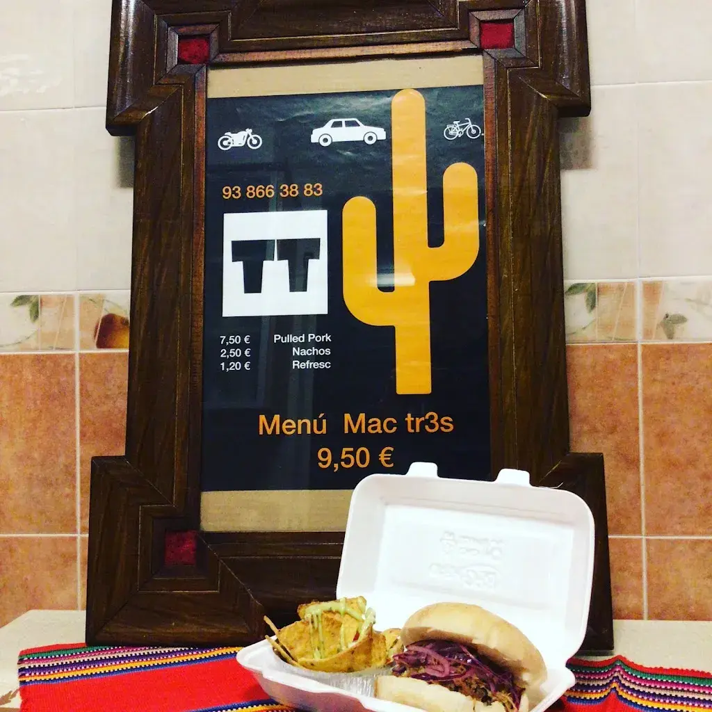 Tres Tombs_Castellcir_slider_image_3