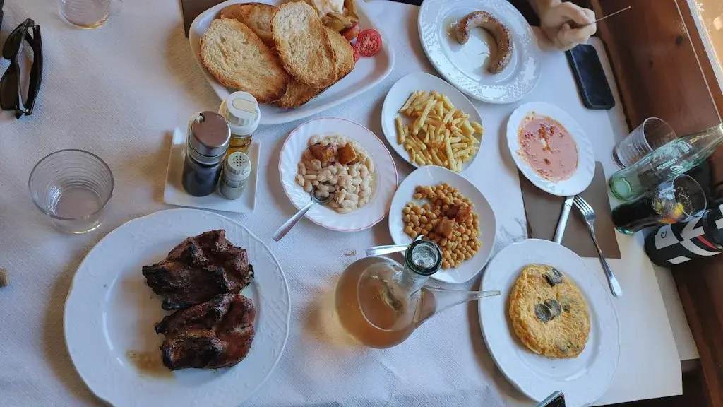 Restaurant El Revolt_Castellcir_slider_image_3