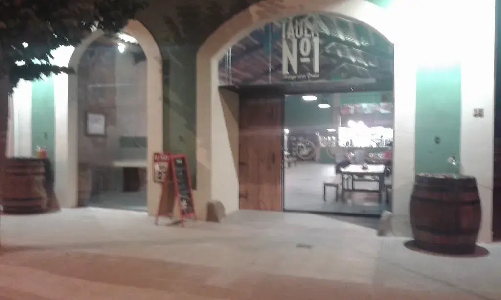 TAULA Nº1 Braseria restaurant in Castellcir