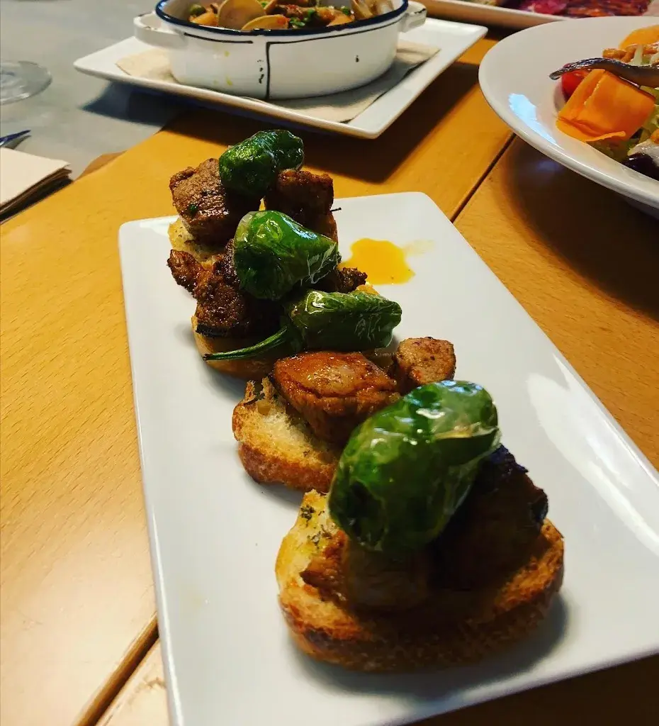 Cal Mao Restaurant_Castellolí_slider_image_3