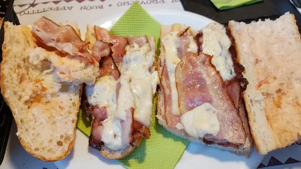 Ángel_Bar Montserrat_Castellgalí_review