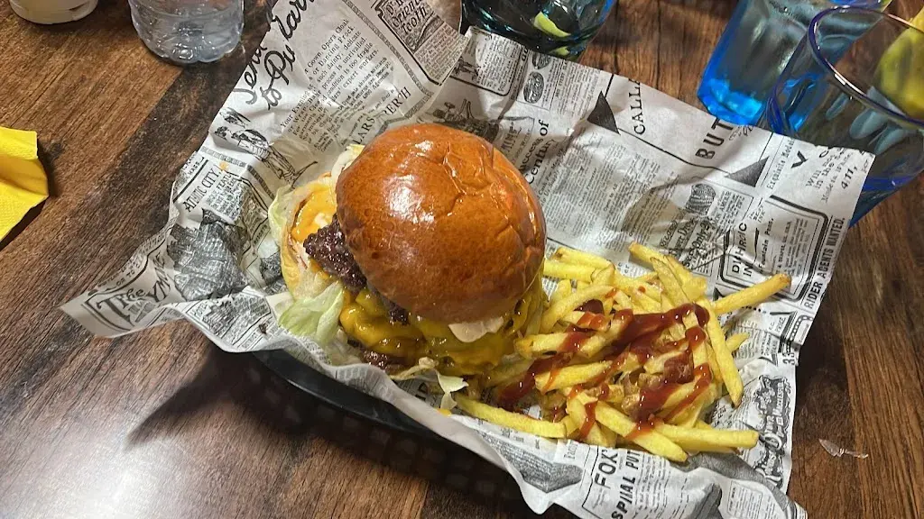 Victor Miret Llorella_Smash Boss_Castellbisbal_review