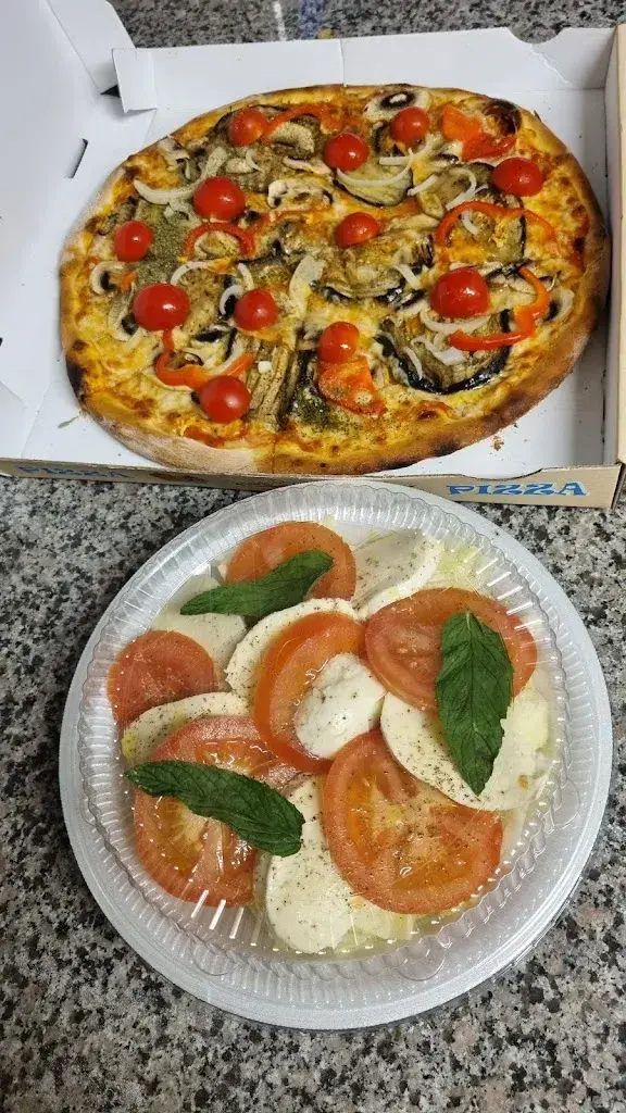 Menu_Reina Food_Rothrist_image_7