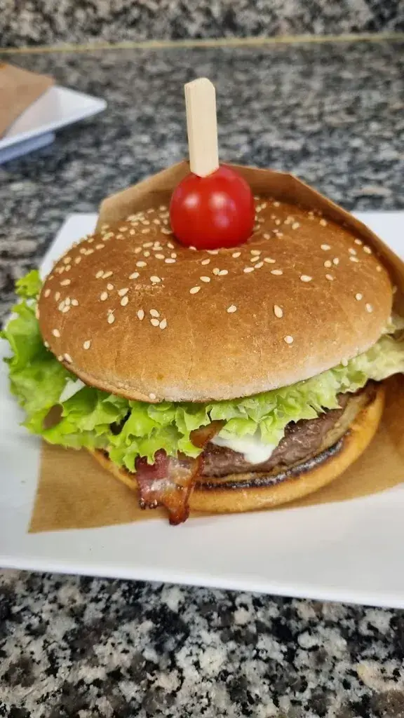 Menu_Reina Food_Rothrist_image_8