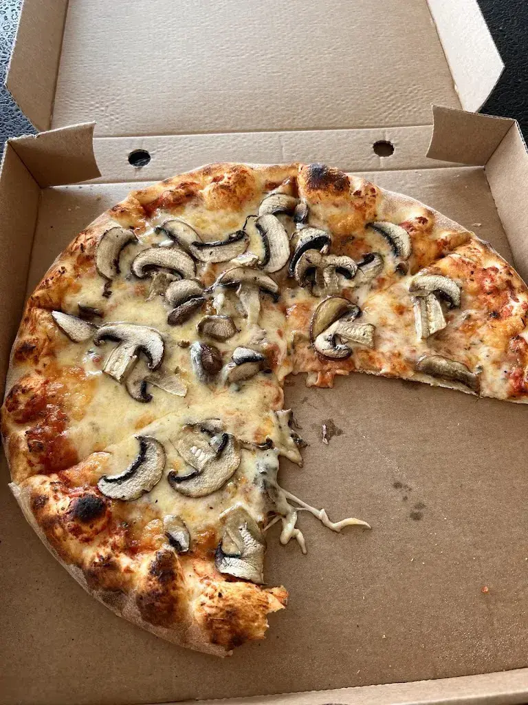 Andreas Winkler_Boz Pizza Kurier_Rothrist_reseña