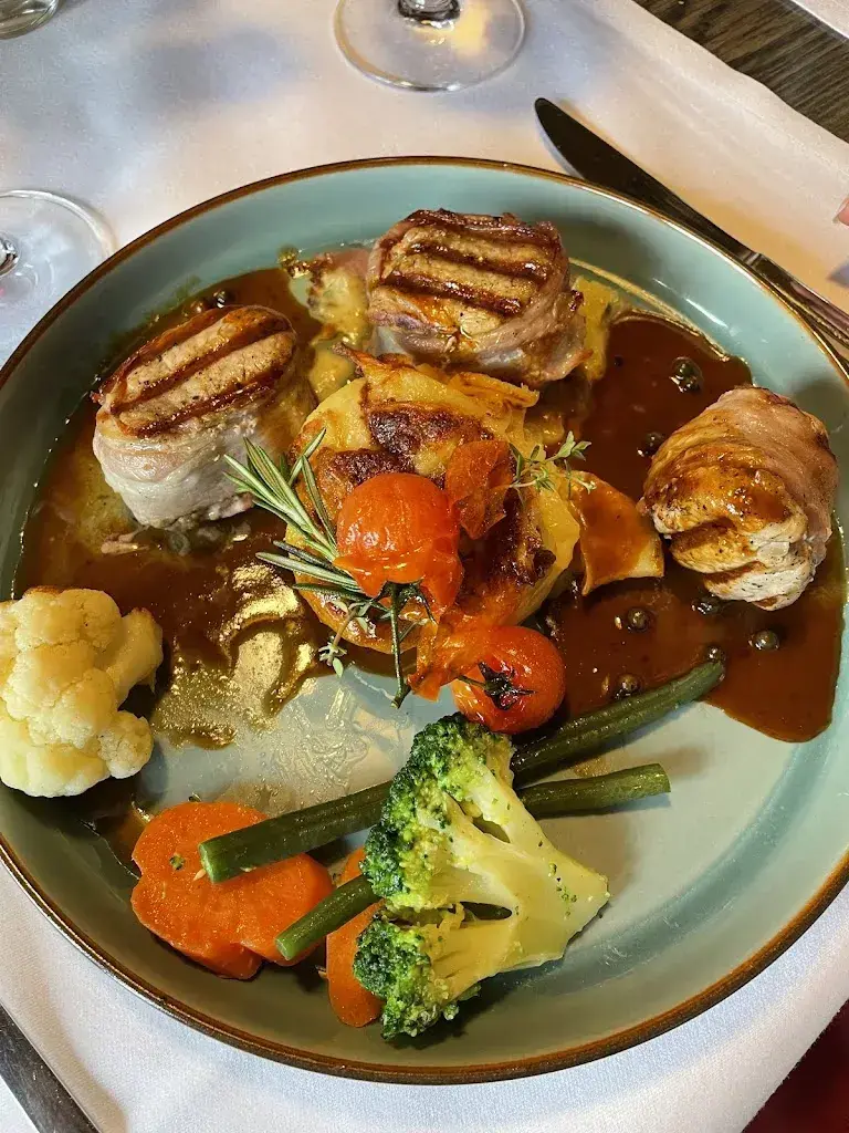 Vincent Battandier_Landgasthof Alpenrösli_Schneisingen_avis