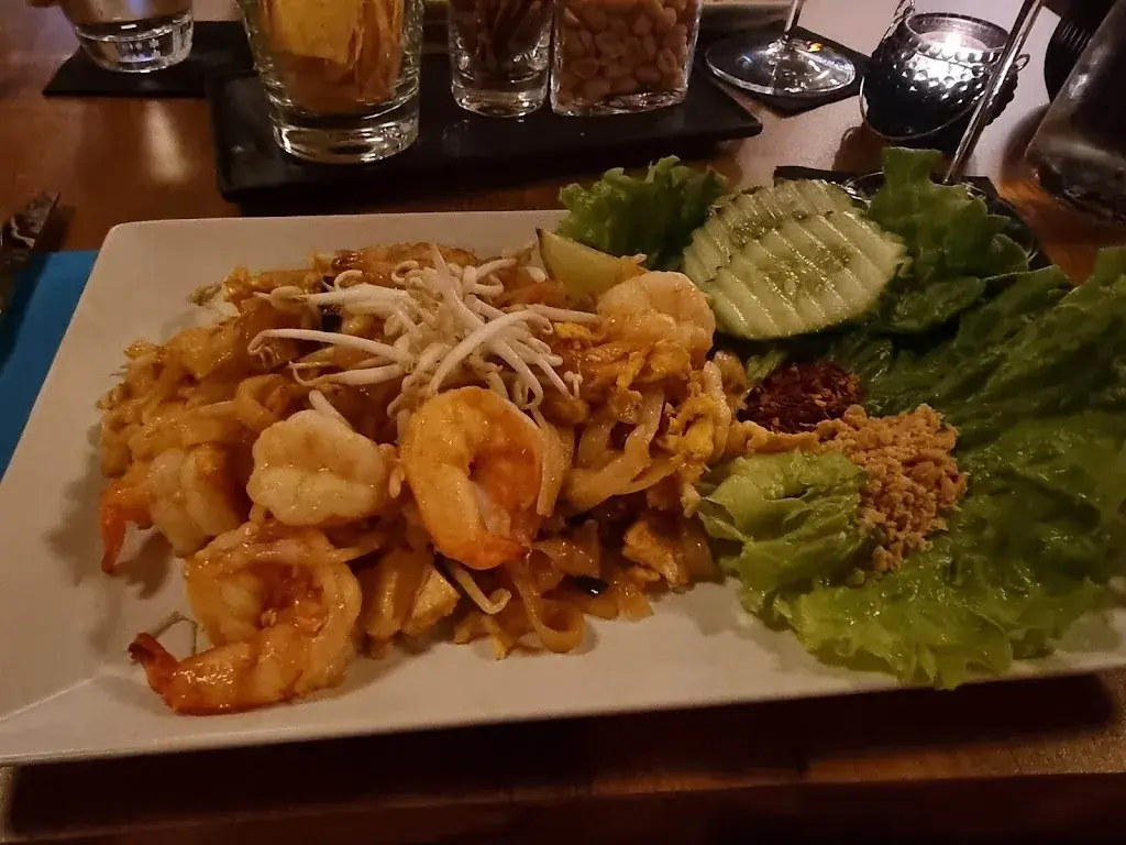 Martina Erne_REBSTOCK Bar & Lounge_Klingnau_avis