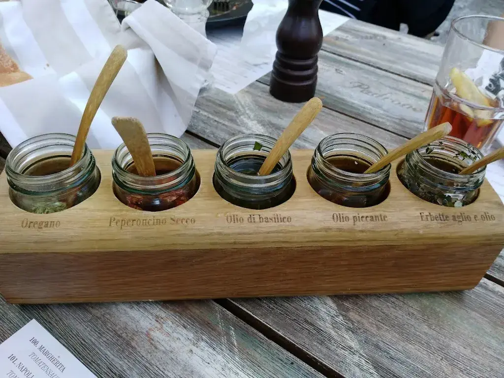 Jonas Hofer_Ristorante Pizzeria Piazzetta_Burgdorf_avis