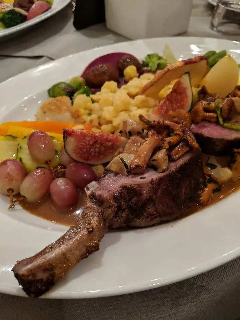 Yotam Tavor_Burkartshof_Egnach_recensione