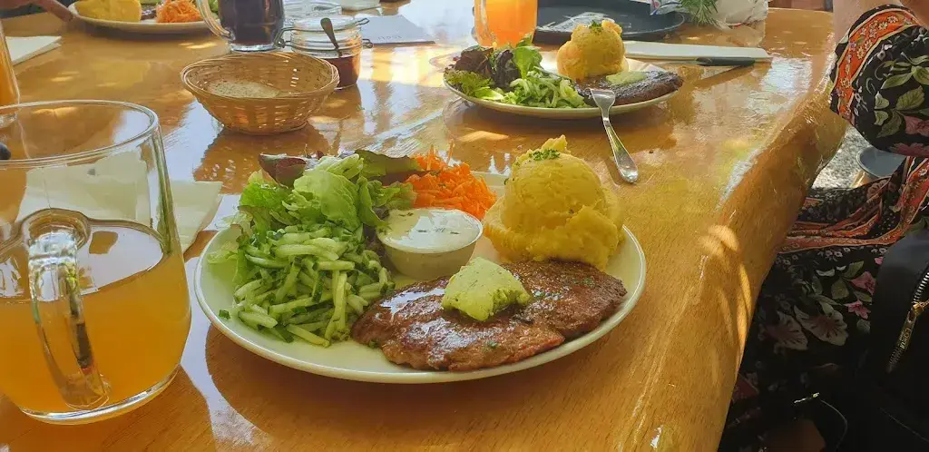 Nop Lee_Buschenschenke_Hefenhofen_review