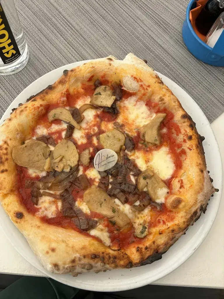 Kuba Jakubowski_Hostaria_Arbon_review