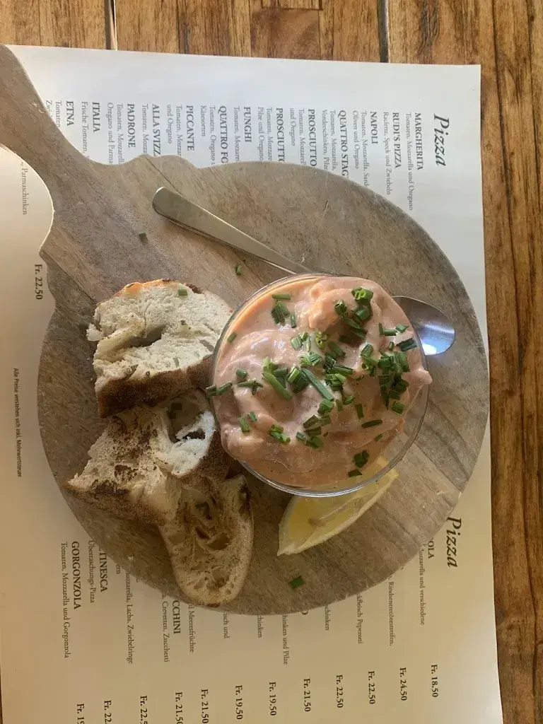 Restaurant Petinesca - Die Holzofenpizzeria restaurant à Studen