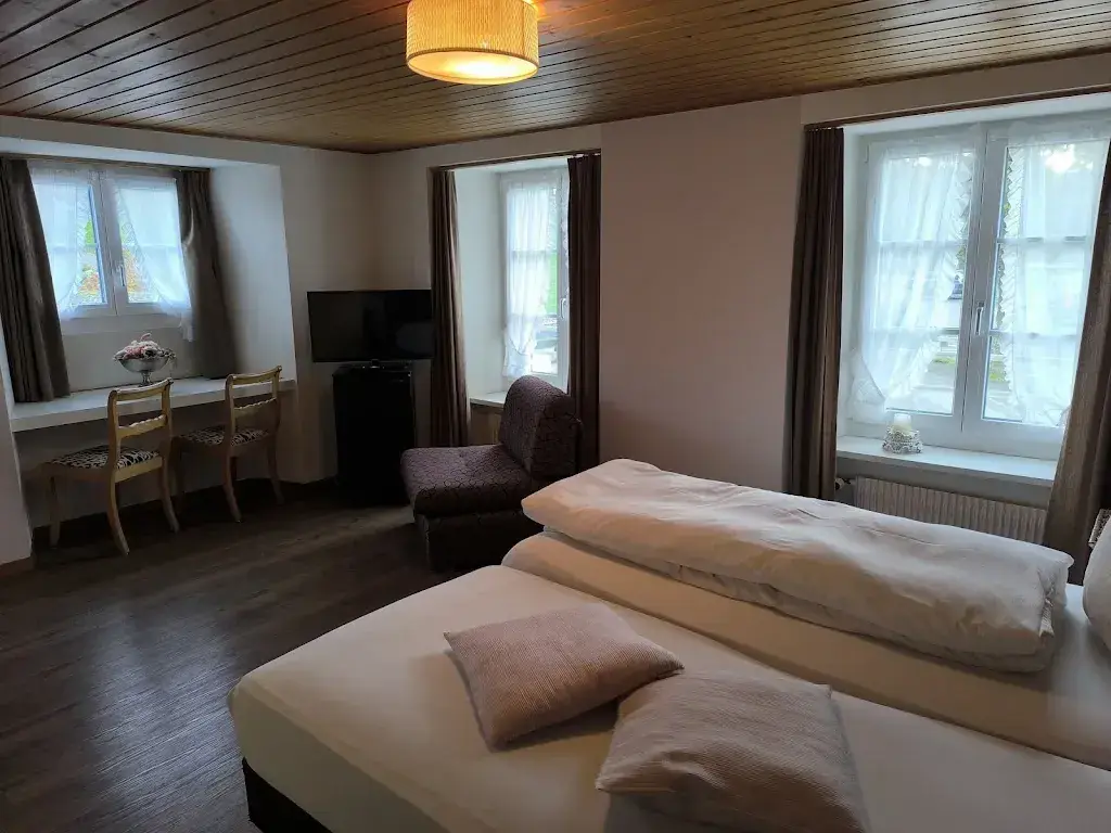 Chrigu_Hotel Restaurant Rössli_Schönenberg_review