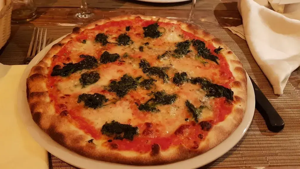 Steph Wartmä_La Luna_Romanshorn_review