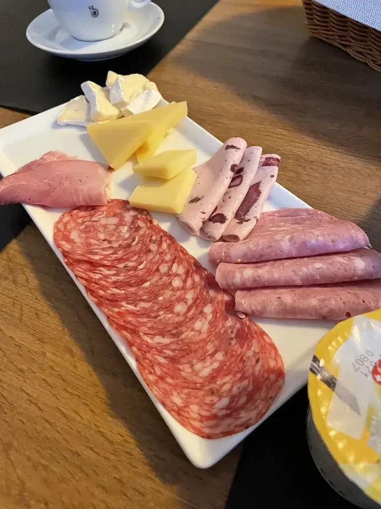 Jakub Jirásek_Bad Gutenburg_Lotzwil_review