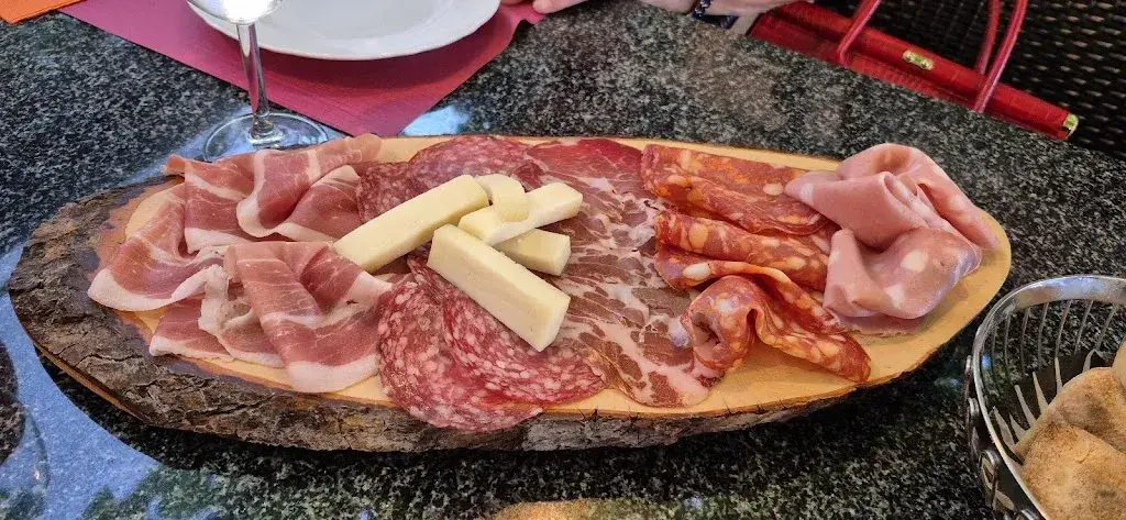 Martin Schneider_Bocciodromo_Biel_review