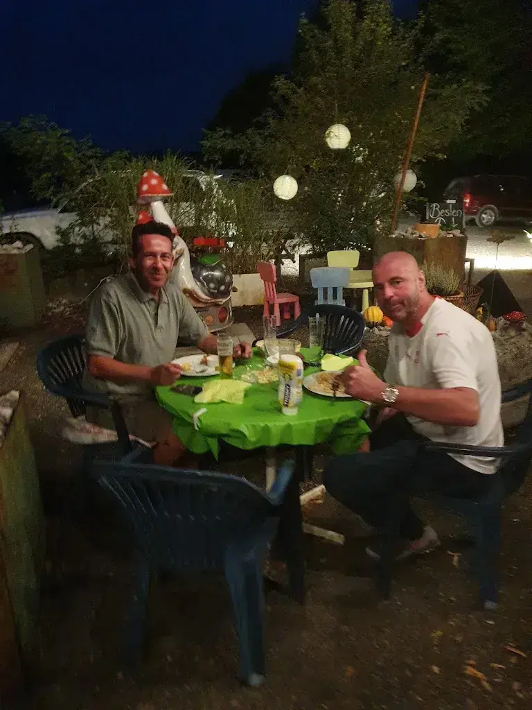 Leon Thomson_Familiengarten_Grenchen_review